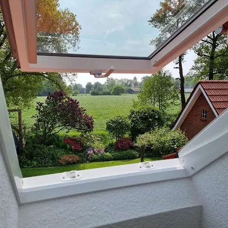 Westerloy Apartment *