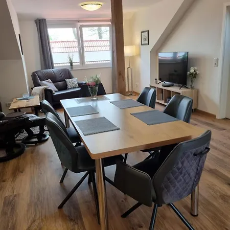 Westerloy Apartment *